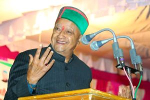 स्वर्गीय वीरभद्र सिंह के नाम पर राजनीतिक पार्टी बनाने की कोशिश का विरोध, प्रतिभा सिंह ने चुनाव आयोग से शिकायत.
