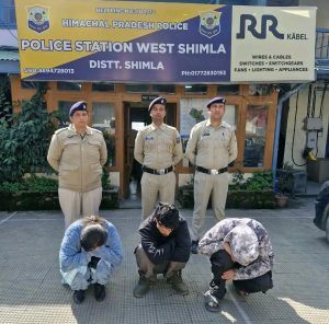 चिट्टा समेत युवती और दो युवक गिरफ्तार
