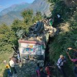 रामपुर सनेई मार्ग पर बस दुर्घटनाग्रस्त एक की मौत 24 घायल