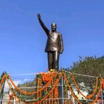 पूर्व सीएम स्व. वीरभद्र सिंह की जन्मस्थली पर बेटे व मंत्रियों ने किया उनकी प्रतिमा का अनावरण